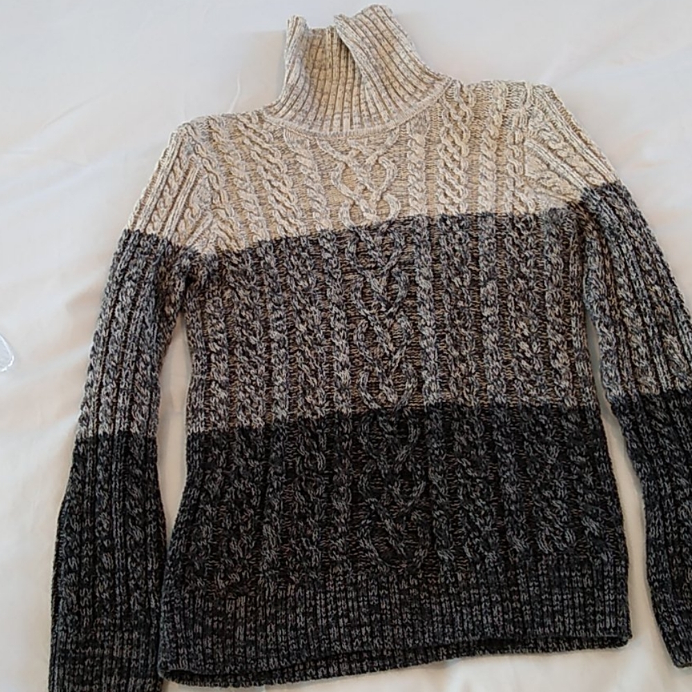 Jeanne Pierre turtleneck
